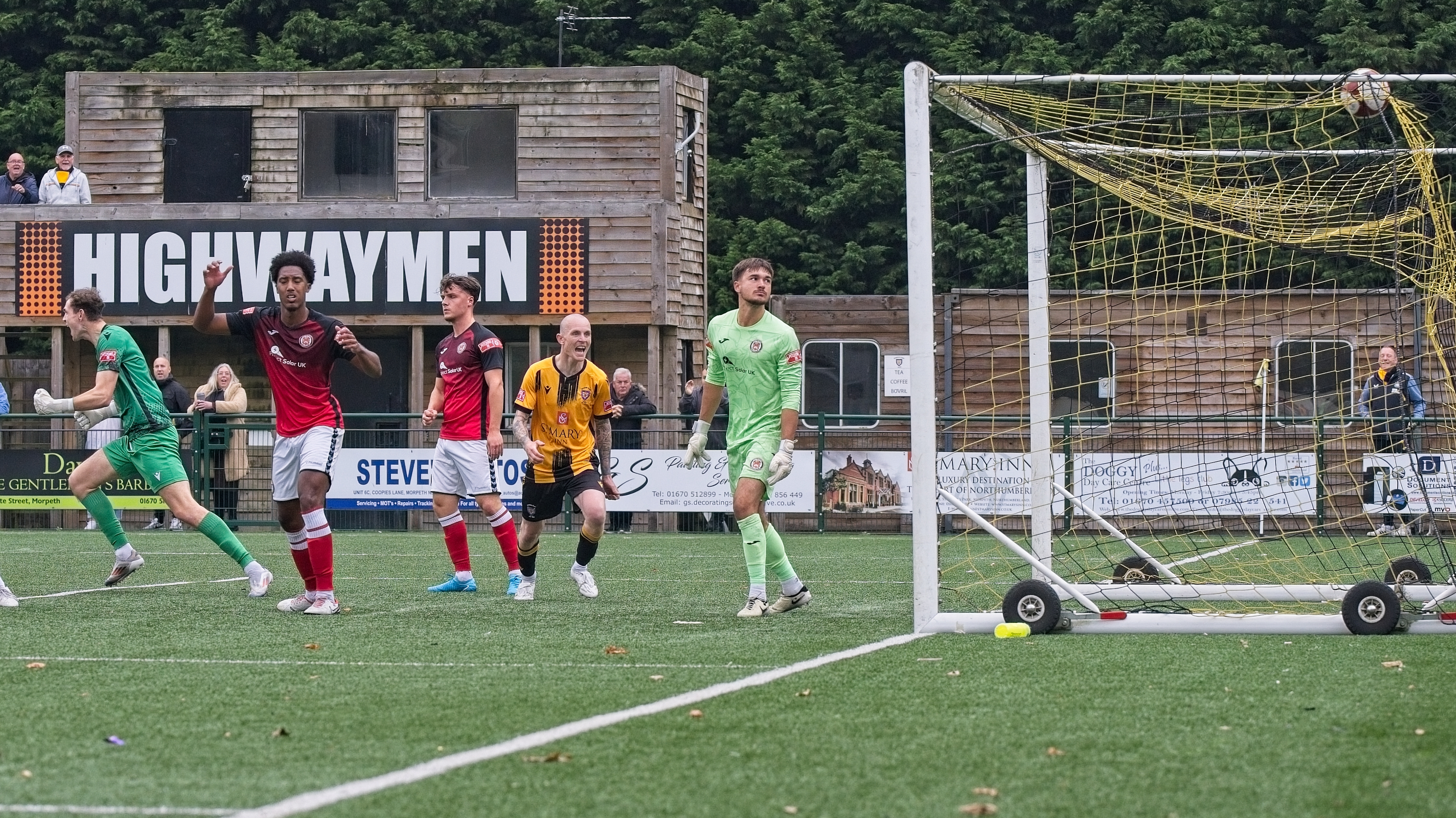 Morpeth Town v Hyde United